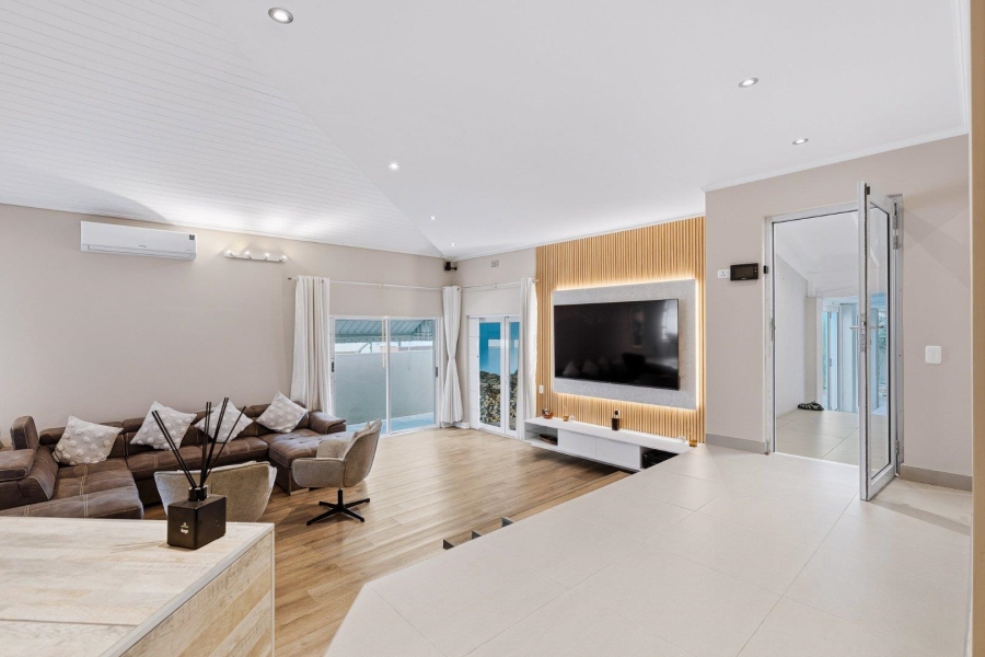 To Let 3 Bedroom Property for Rent in Northshore Western Cape